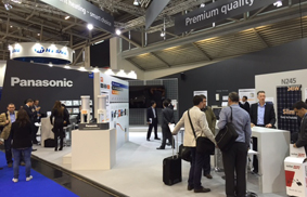 thumb_01_Panasonic_marks_40_years_in_solar_with-introduction_of-battery_storage_technology_at_Intersolar_Europe_2015.jpg