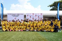 ミャンマーのコーチ50名へのサッカー教室を実施。