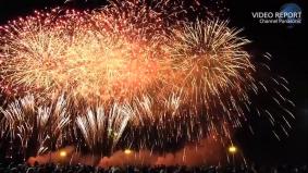 開幕1年前を祝いソチの夜空を彩った花火。 (0分57秒)