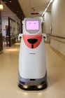 シンガポールのチャンギ総合病院に本格導入された自律搬送ロボット「HOSPI(R)」
