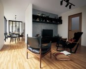寄木調の床「アーキスペックフロアー　ヨセギ」クリアオーク色 使用イメージ