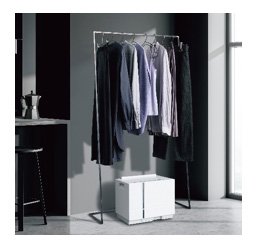 画像：洗濯物の真下に置いて省スペースで衣類乾燥イメージ