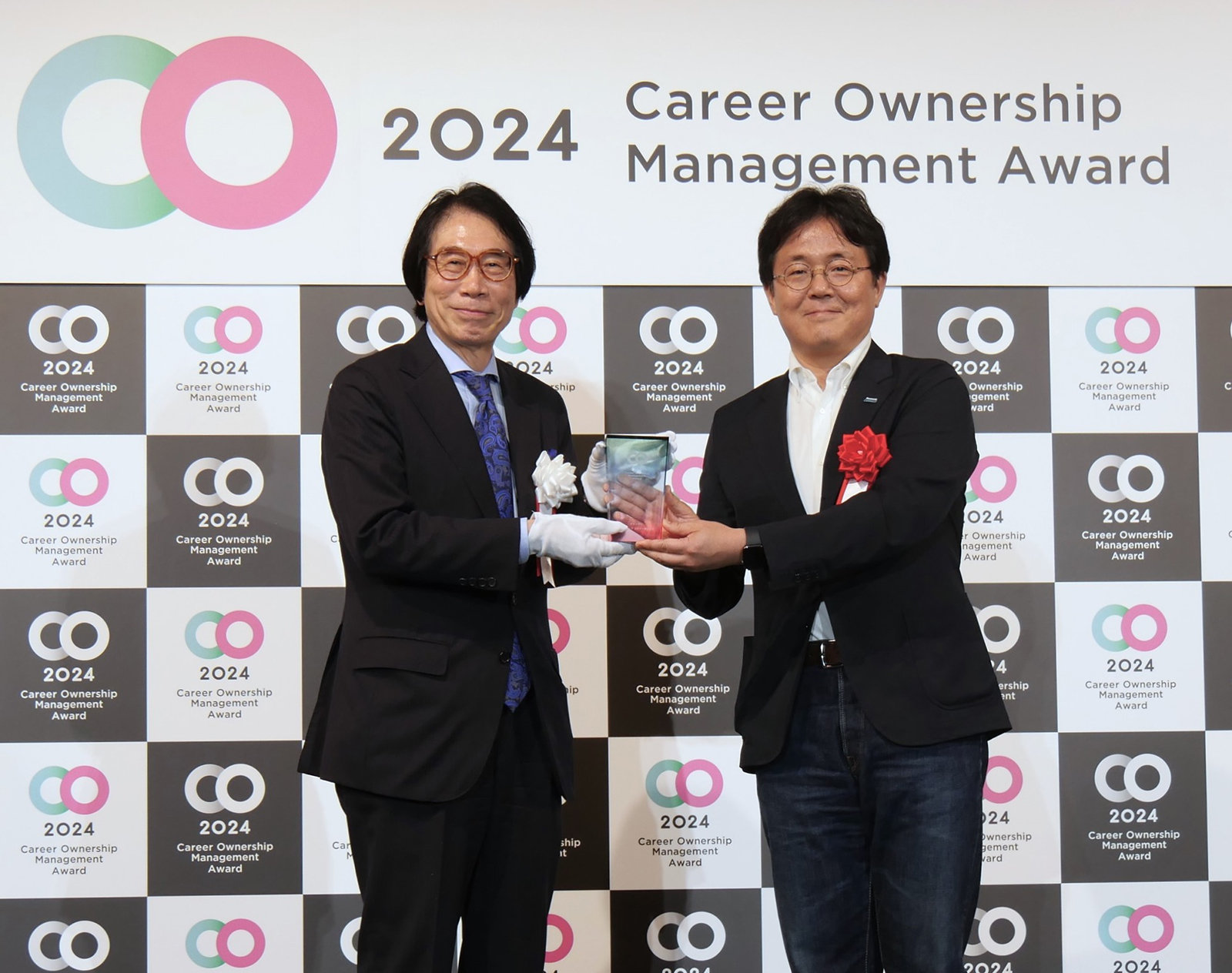 パナソニック コネクトが「キャリアオーナーシップ経営 AWARD 2024」の最高賞である「グランプリ」を受賞 | 受賞・認定・対外評価 |  企業・経営 | プレスリリース | Panasonic Newsroom Japan : パナソニック ニュースルーム ジャパン