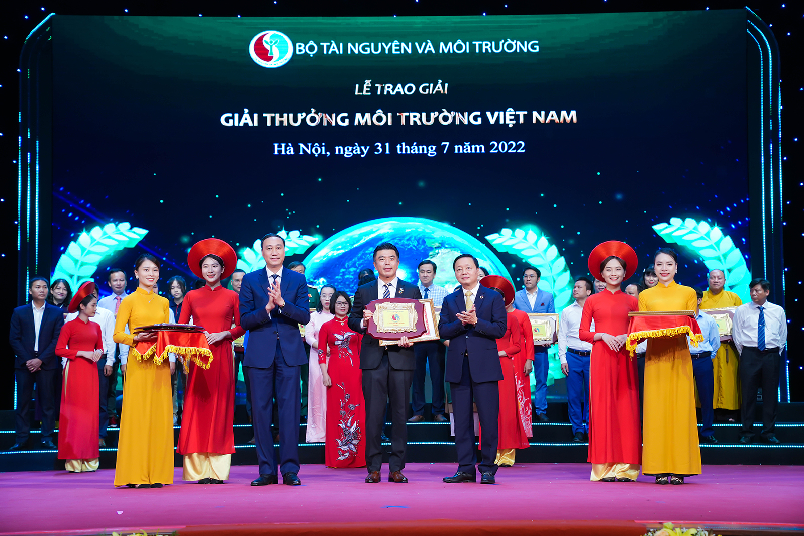 Photo: Panasonic Vietnam Receives National Environment Award 2021