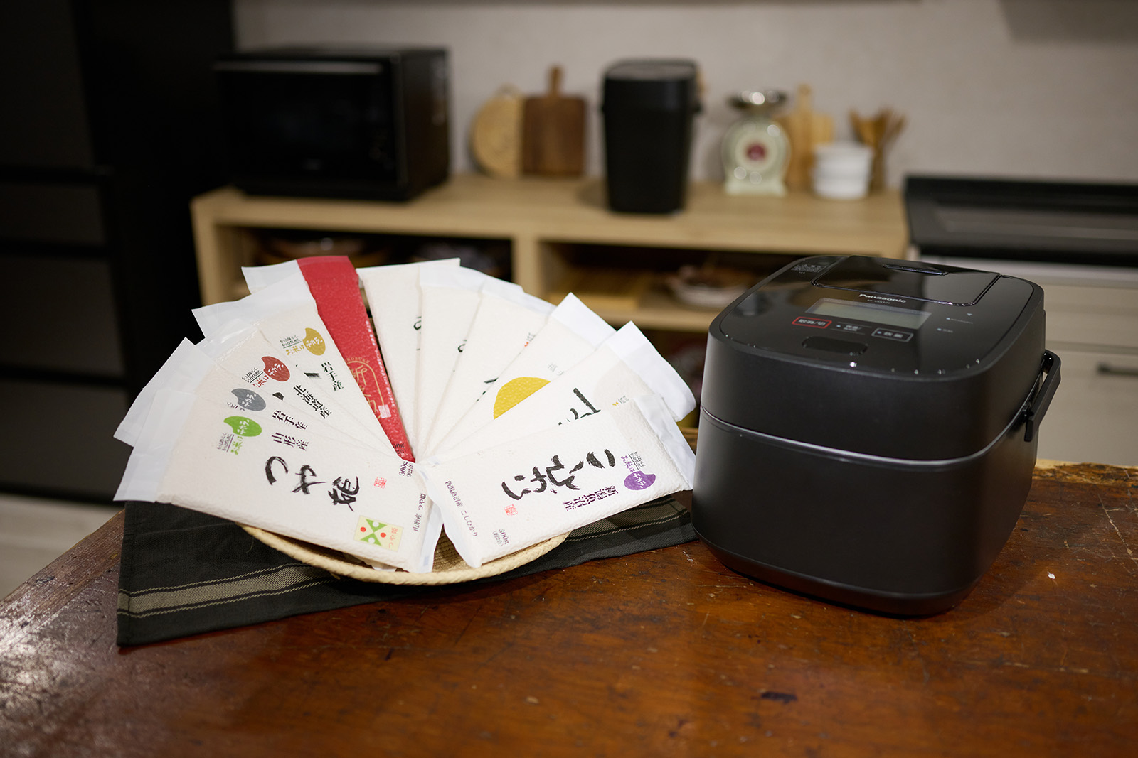 Photo: The monthly subscription plan includes a variety of branded rice in single-serving packs and a rice cooker.