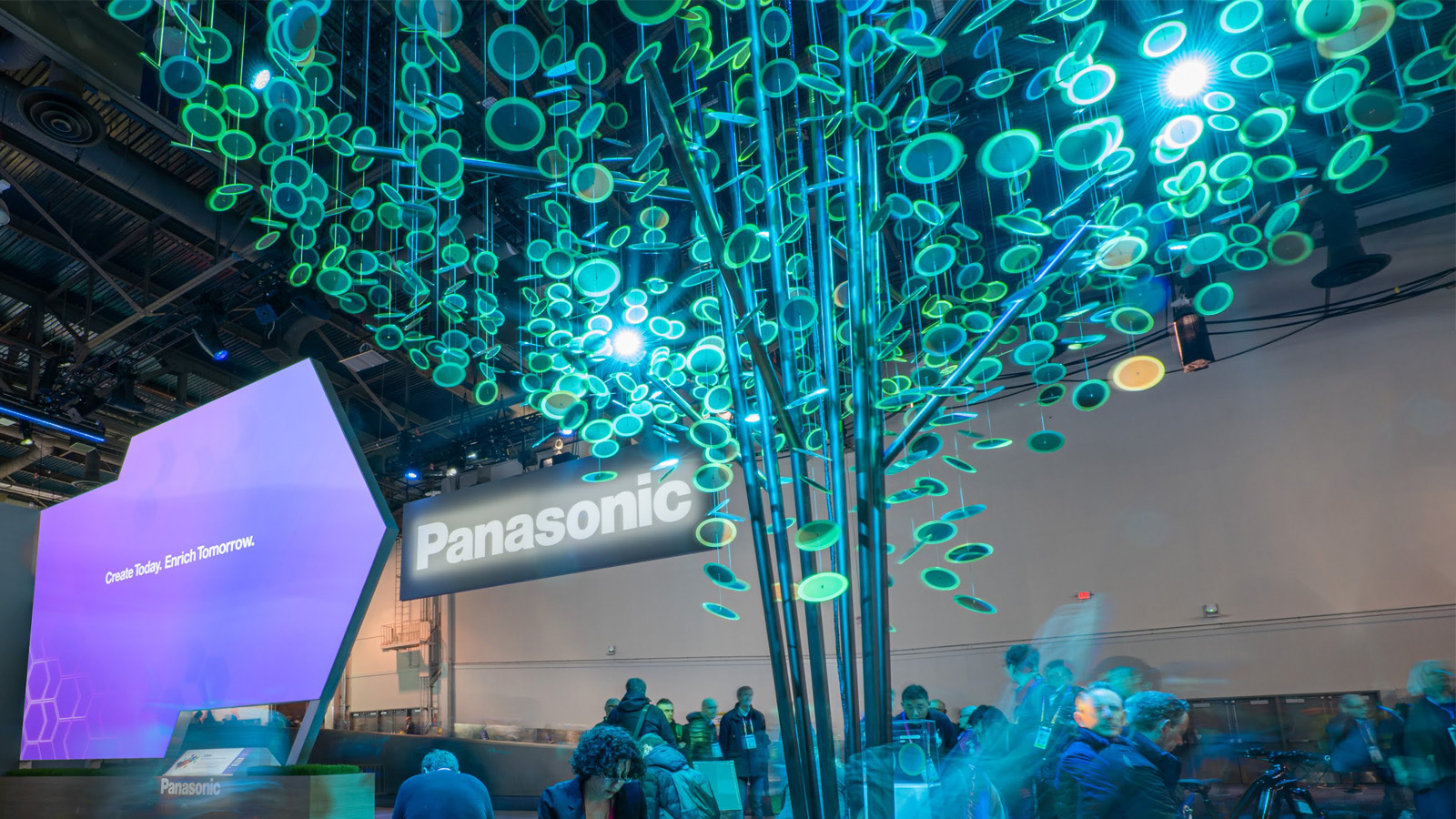 Photo: Panasonic’s “Perovskite Tree” exhibit at CES 2023 demonstrated the flexibility of the material through “leaves” made of nearly 1,000 mockup circular perovskite cells