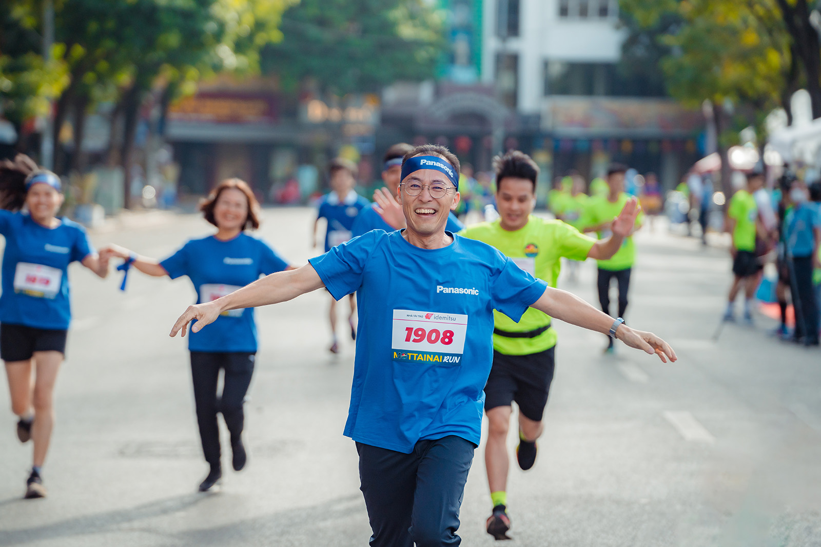 Photo: Mr. Takehiro Uwahara, Managing Director of Panasonic Appliances Vietnam, was excited to join the Mottainai run for the first time