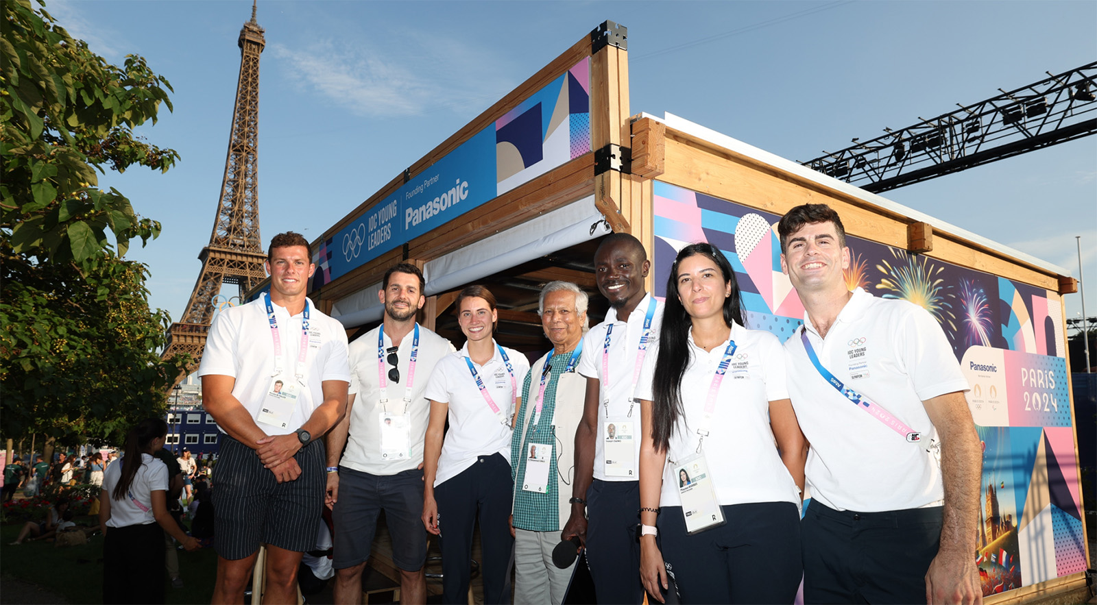 Photo: IOC Young Leaders at the booth