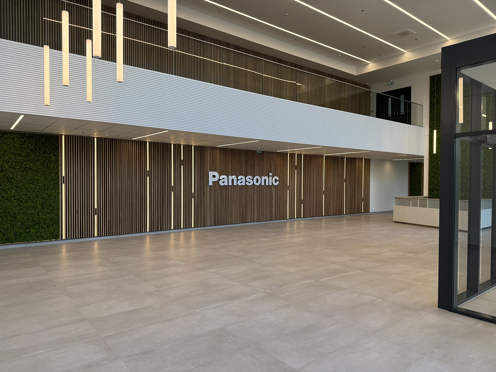 新棟エントランス