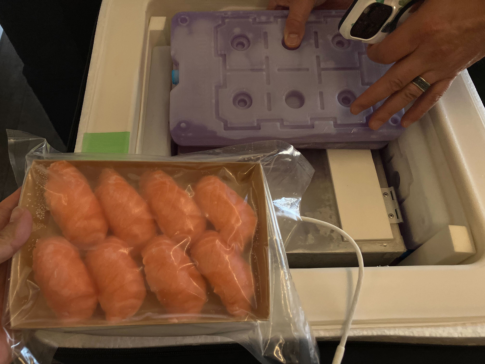 米国現地に到着した冷凍寿司の状態