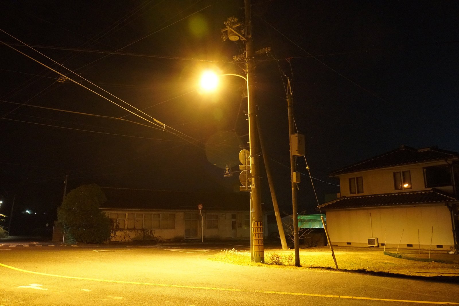 美星町内の県道に設置された道路灯 Before