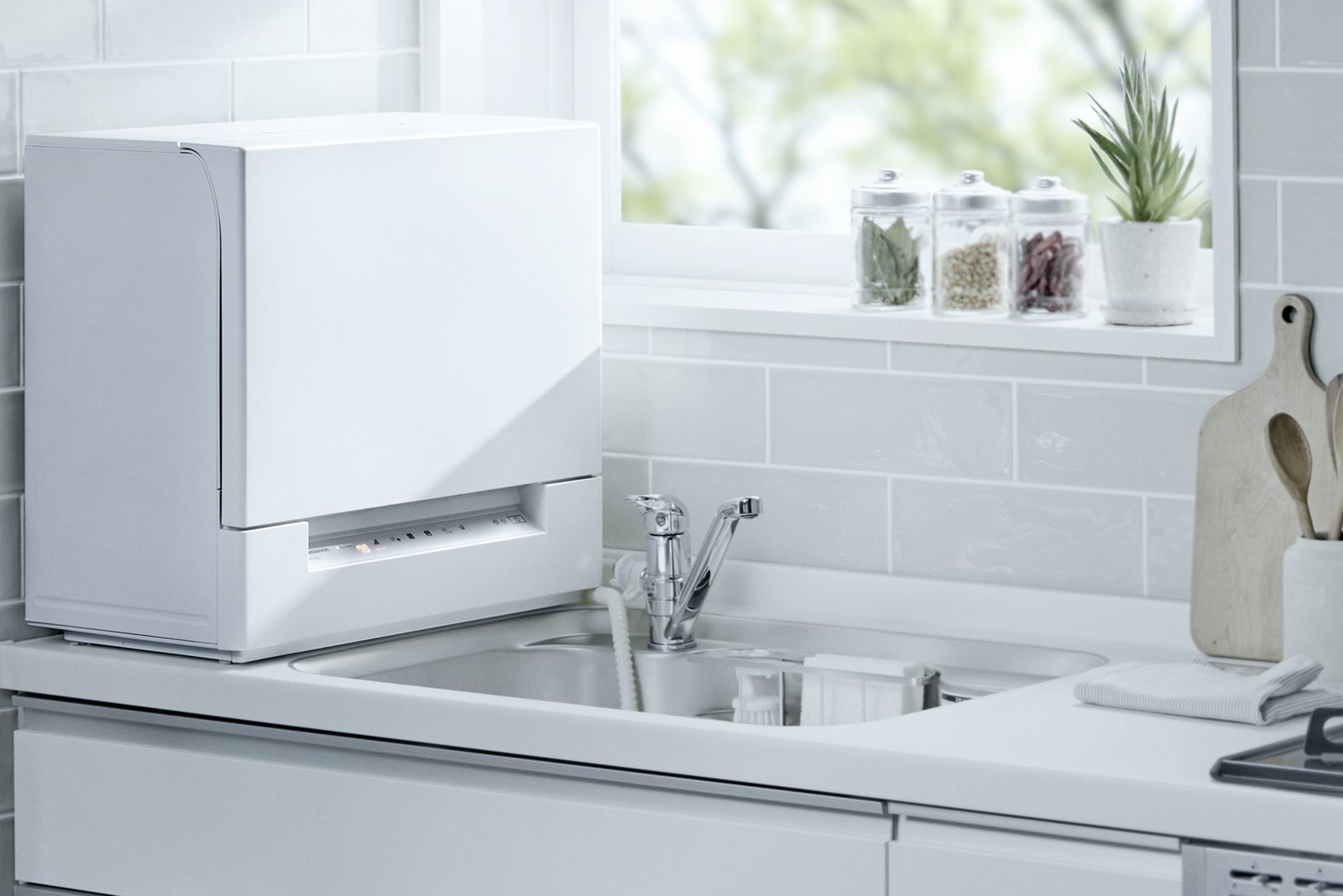 卓上型食器洗い乾燥機「スリム食洗機」NP-TSK1 設置イメージ